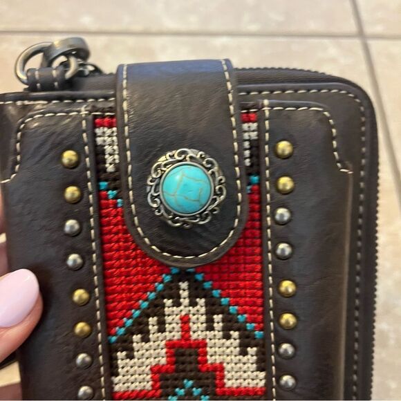 American Bling Embroidered Aztec Phone Wallet/Crossbody Dark Brown Turquoise - Picture 7 of 12